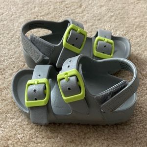 Cat & Jack gray sandals with green/yellow buckle. Size 6.